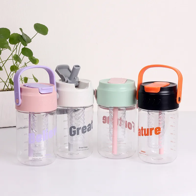 Stylish Portable Plastic Tea Infuser Bottle with Straw (Ins Style)